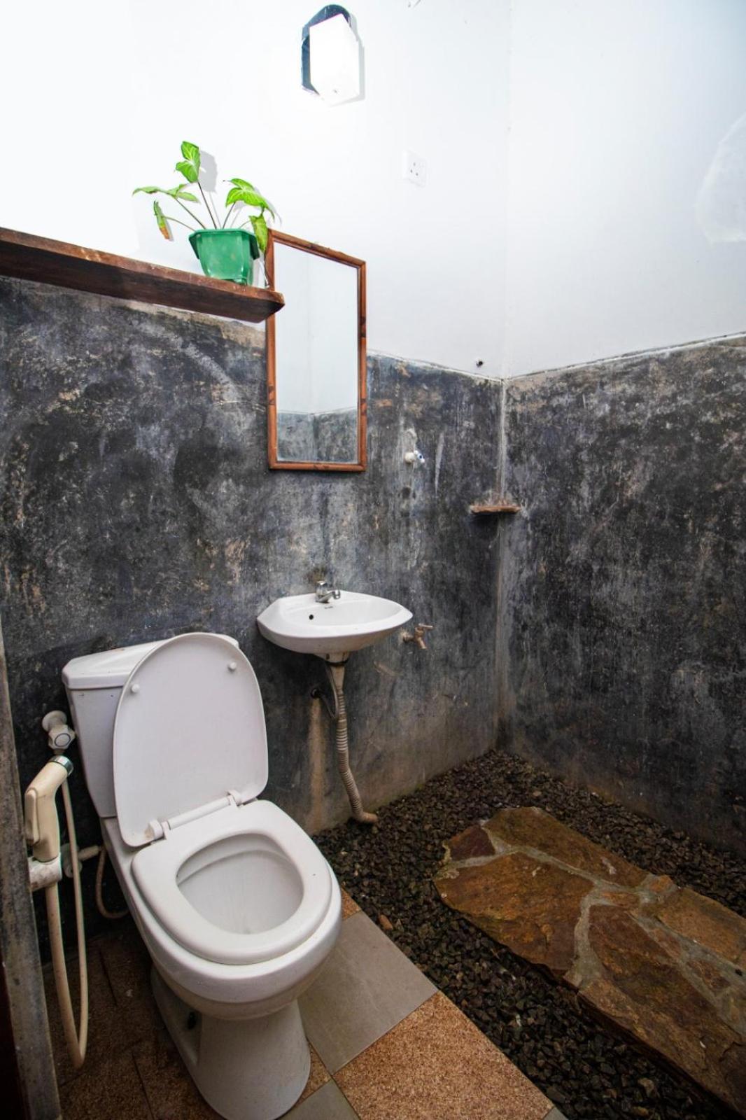 Hilltop Bungalow Hotel Мириса Екстериор снимка